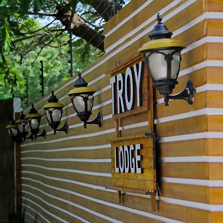 Troy Lodge 卢萨卡 外观 照片