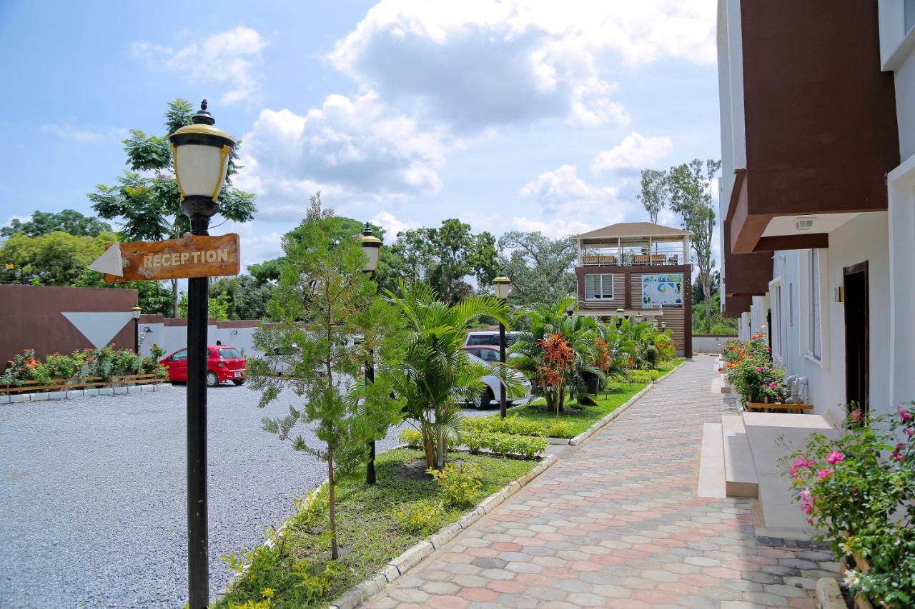 Troy Lodge 卢萨卡 外观 照片