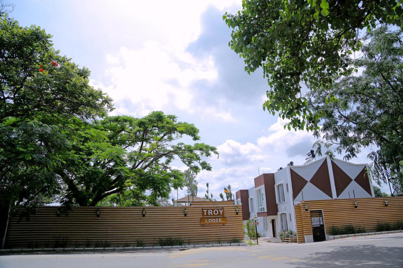 Troy Lodge 卢萨卡 外观 照片